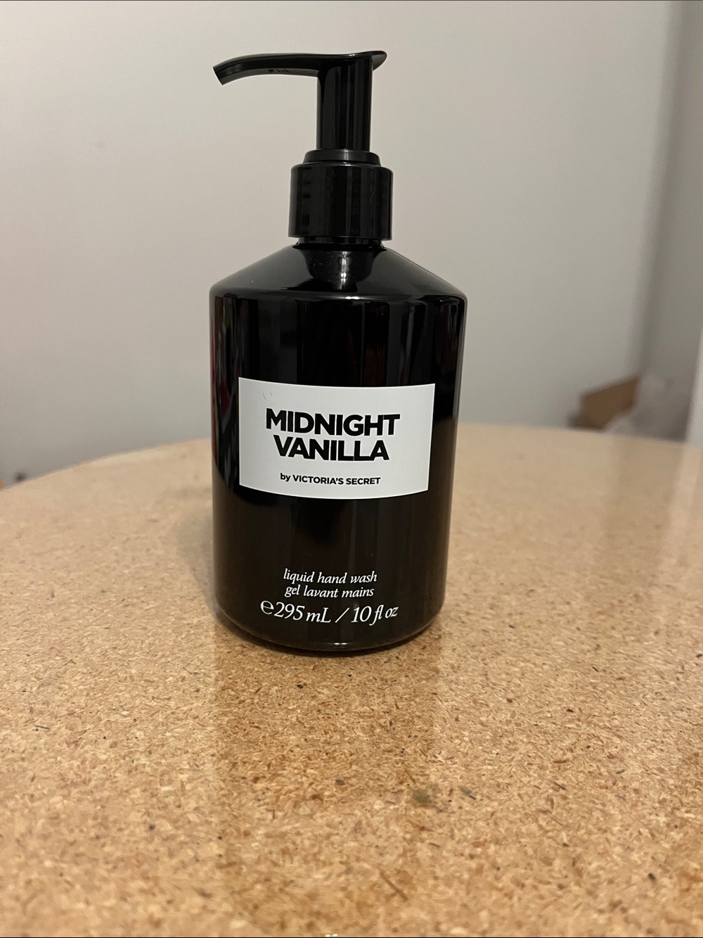 Victoria's Secret Midnight Vanilla Hand Soap - Black